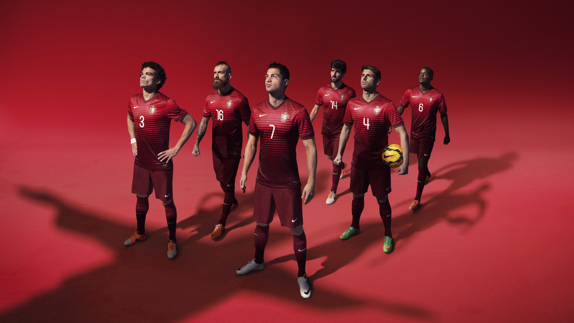 “腰旗橄榄球：东部新区赛场带来全新观赛体验”