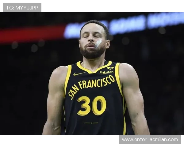 两场比赛10失误！下半场仅6分库里进入疲劳期？，库里半场得分记录